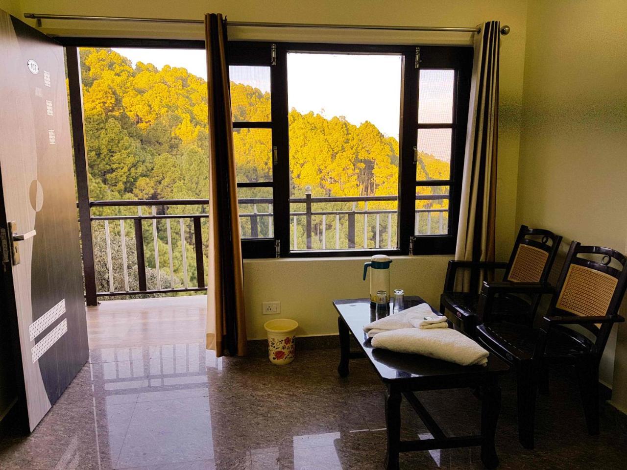 Hotel Homely Abode 댈하우지 외부 사진